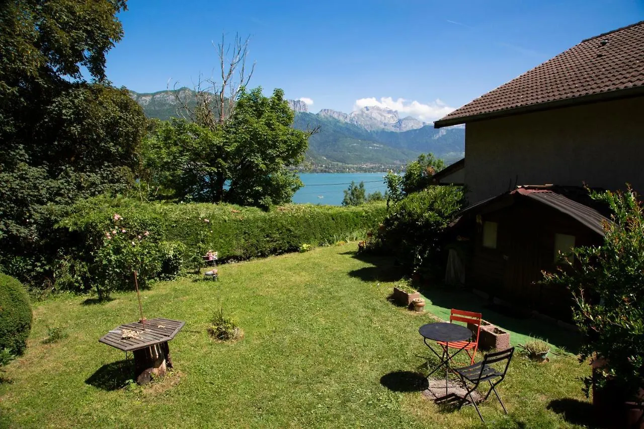 Maison A 30 Metres Du Lac Et Piste Cyclable Sévrier 0*,  Fransa
